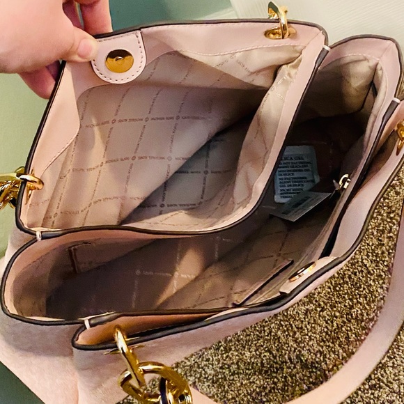 🎉 SALE 🎉 NWT! Michael Kors Dark Powder Blush Trisha Large Logo Shoulder Bag - Picture 15 of 17